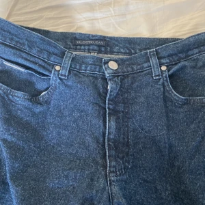 Valentino jeans - Använt en gång, säljer pga fel storlek. Original pris ligger runt 5 000 