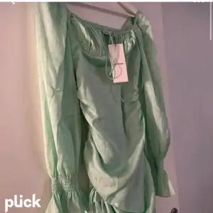 Aldrig använd🥰superfin somrig klänning i turkos/grön färg
