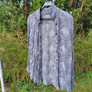 Y2k blus 38 - Luftig sommarskjorta från början av 2000-talet. Jättefint skick!