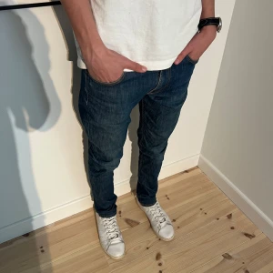 NUDIE JEANS LEAN DEAN - Nudie Jeans Lean Dean | Skick: 9/10 | Strl: W31 L34 | Modellen är 182cm | Vårt pris 399 kr | Hör av dig om du undrar någonting!