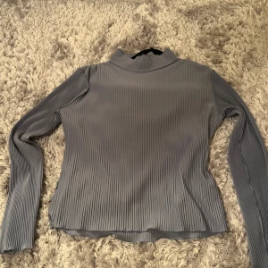 Tröja från Gina - Blå tröja från Gina, använd några gånger, storlek S