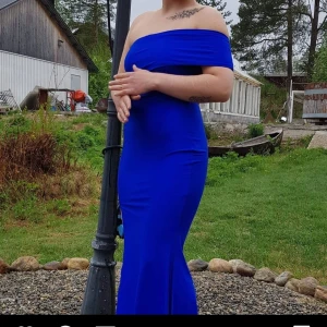 Balklänning  - Balklänning från fashionnova storlek S Använd 1 gång. 