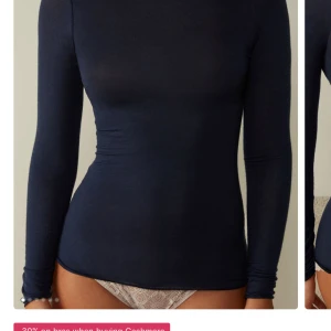 Blå intimissimi tröja  - Säljer min blåa intimissimi tröja då den inte kommer till användning. Sparsamt använd😃Skicka för egna bilder