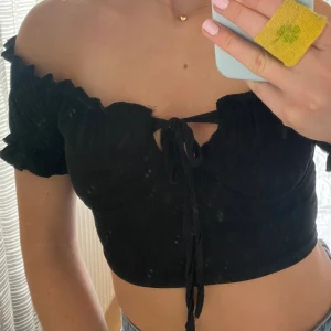 Topp - Säljer denna topp i storlek S. Skriv privat för fler bilder😊