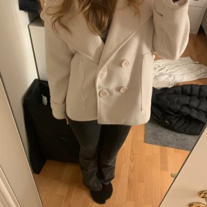 Design by si kappa - Andvänd lite j höstas men inte mycket. Inga fläckar eller så. Men säljer för ja inte riktigt får nån andväning av den. Köpt för 757kr❤️