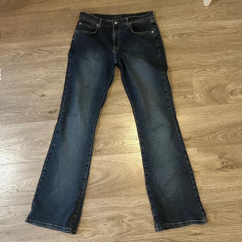 Marc o polo bootcut jeans med snygga bakfickor ♥️. Jeans & Byxor.