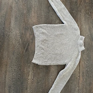 CLEAN CUT COPENHAGEN ULL TRÖJA - Skriv innan köp!! Varm och skön ull tröja i bra kvalité!  Passar bra inför våren! Bra skick, knappt använd. 