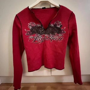 Urban outfitters top - Topp från urban outfitters, lite cropped. Passar xs-m💝