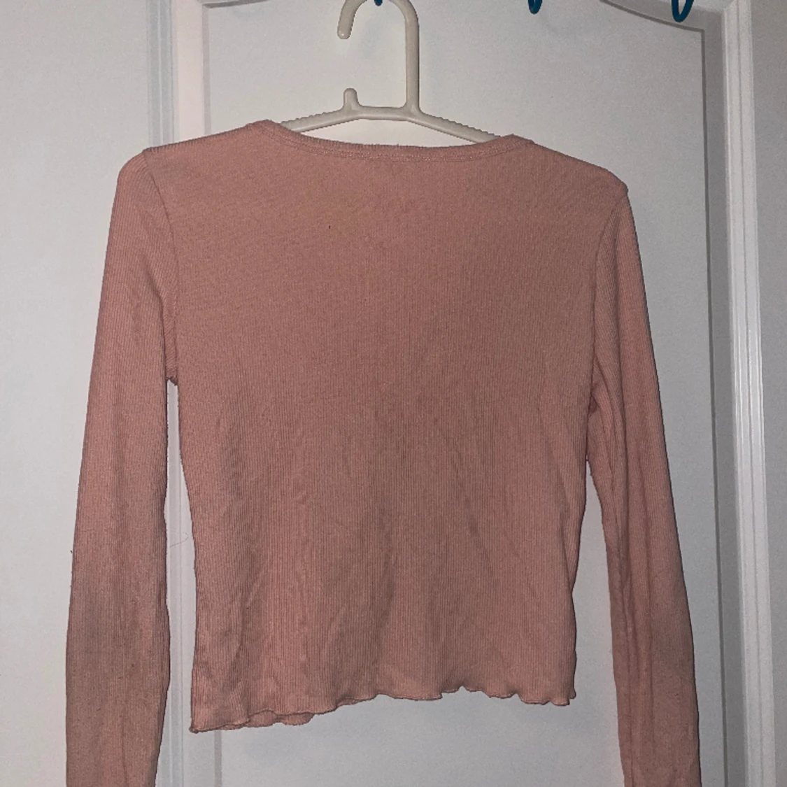 Tröja med knappar fram  - 91