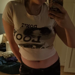 Y2K topp rosa - Topp från HM som matchar bra med låg midjad byxor! Använt två gånger! 🌼