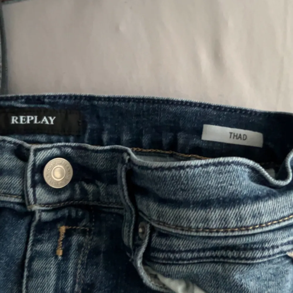 Replay Thad använda ett fåtal gånger, stl 14-16y  ( EJ ANBASS ) straight fit. Jeans & Byxor.