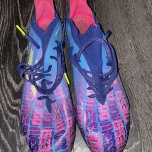 Elite limiterad sko Messi Adidas skor - Använda en match. Sköna som fan men fick ett par andra skor istället.