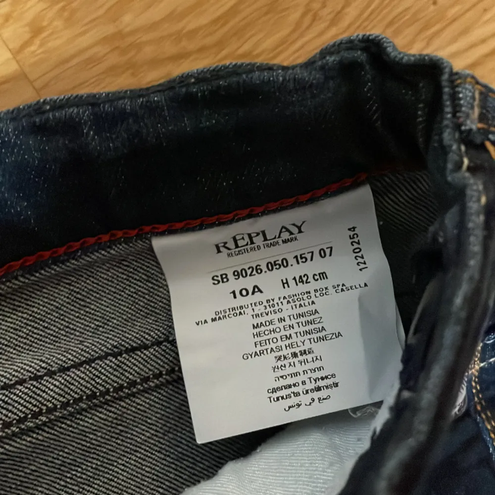 Tja. Säljer dessa skor snygga Replay jeans. I ett väldigt bra skick. Tveka inte på att fråga nånting. Jeans & Byxor.