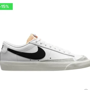 Nike blazers - Säljer lika blazers, skriv för egna bilder. Nya kostar 1200kr jag säljer för 750