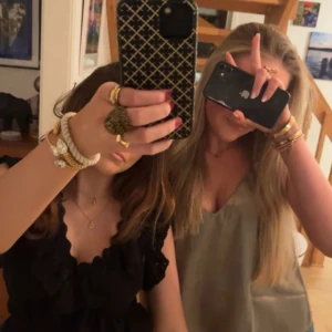 Zara topp  - Säljer nu denna då jag aldrig använder den. Nyskick och jätte fin! 