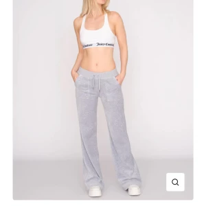 Gråa juciy byxor  - Säljer mina juciy byxor då jag har jätte många och lite för små för mig❤️