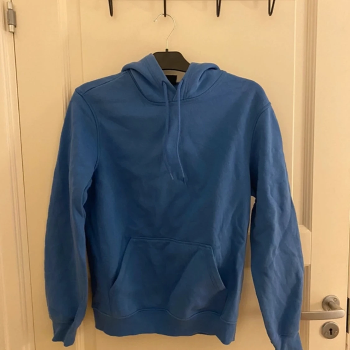 Blå hoodie!