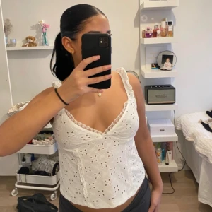 Coquette topp - Aldrig använd enbart testad då den är för liten på mig för min smak. Så den är i bra skick. Storlek S men passar lätt en XS