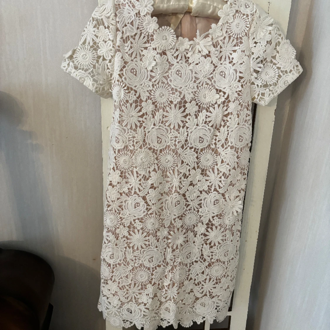 Barn Monsoon underbar hel broderad klänning med blommor och pärlor kalas påsk sommar vår fest bröllop dop konfirmation