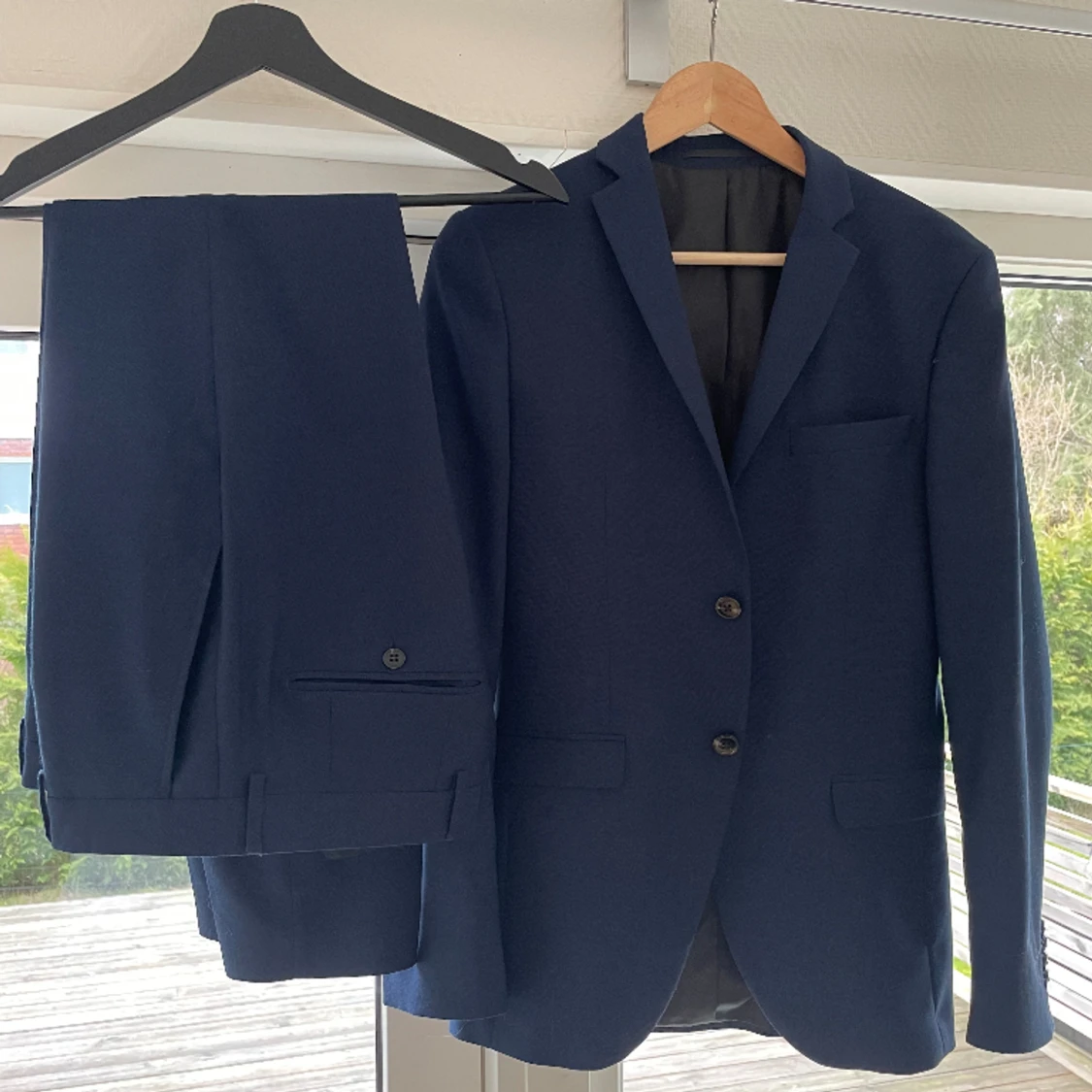 Marinblå Kostym