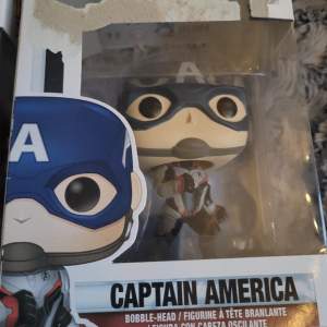Avengers Captain America funko pop, trasigt lock