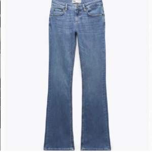 Superfina low waist bootcut jeans från zara 💞 