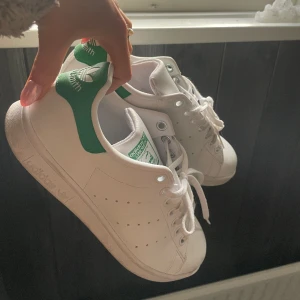 Stan Smith  - Säljer mina stan Smith skor eftersom jag inte använder dom, har knappt använt dom 🙌🏻💕