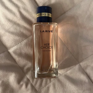 La rive parfym - La rive parfym som luktar SJUKT gott, säljer då jag har två stycken🥰