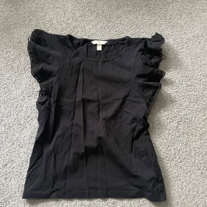 BLUS - fin svart blus!