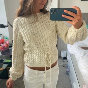 Stickad tröja!  - Så snygg stickad tröja!!