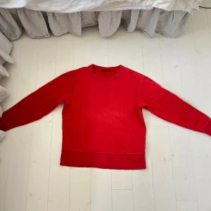 Acne Studios Fairview Face collegetröja - Knappast använd, perfekt skick Oversized så passar som S Unisex