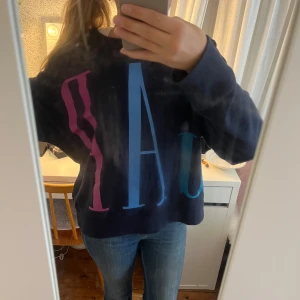 Gap tjocktröja  - Färgglad tröja från gap  Storleken är s men den är väldigt stor i storlek Pris går att diskutera 💕