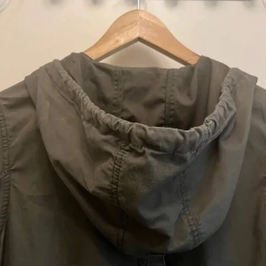 Grön jacka - Grön jacka i storlek XS (passar även som S). 