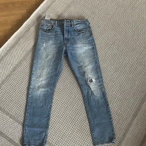 Nya Levis jeans  - Blåa Levis jeans. Helt nya och aldrig använt 