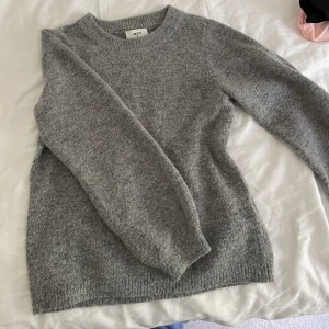 Stickad tröja - En snygg tröja från object, den har inga defekter och säljer då den är för liten🥰