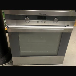 Ugn  - Säljer denna ugn för 3500. Hör av er för mer info. 