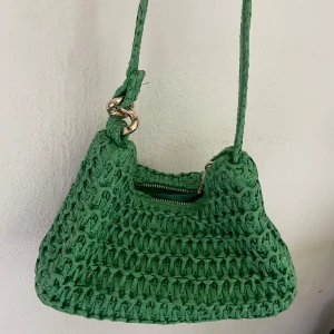 Grön väska hm - Jättebra skick