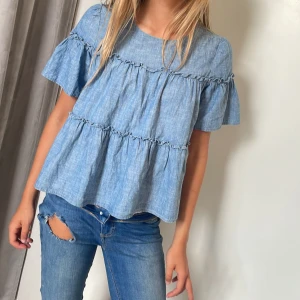 Tröja - Volang tröja fårn zalando. Är i storlek xl men är liten i storleken så passar mig som har s/m