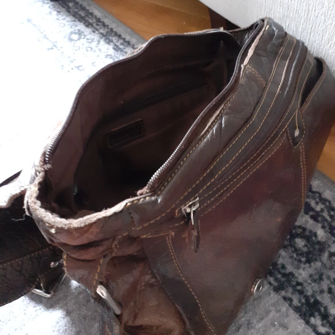 Axelremsväska i äkta läder - 92