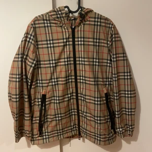 Burberry jacka  - Burberry vindjacka
