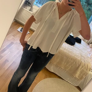 Blus - Knytblus❤️❤️