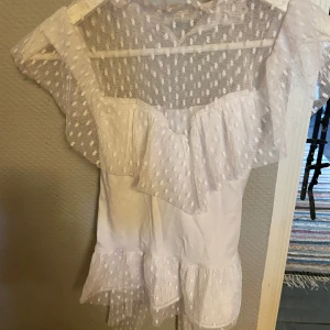 Topp Bubbleroom  - Fint skick knappt använd 