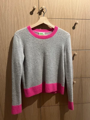 From futur  - Så fin och bra skick Kashmir from futur tröja!!💕💕 även öppen för byte!!!