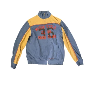 Blå och gul jacka från Guru - En blå och gul jacka från Guru 