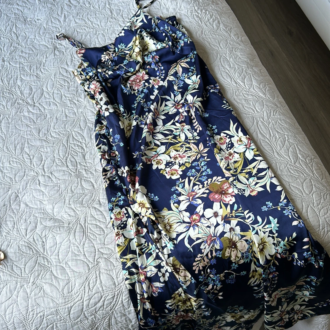 En somrig silkes klänning! - 91
