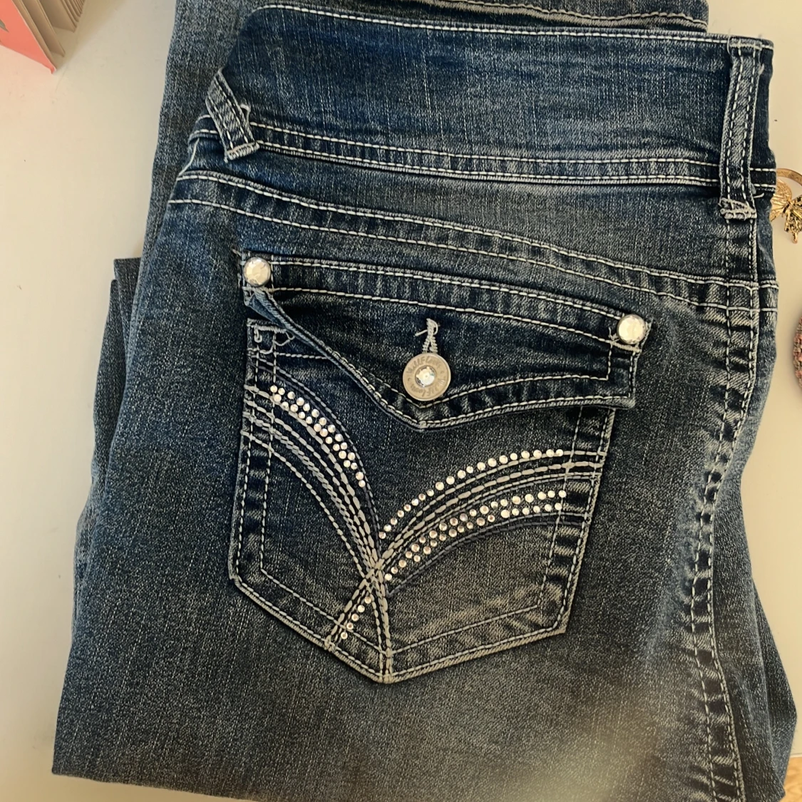 bootcut jeans med snygga fickor - 90