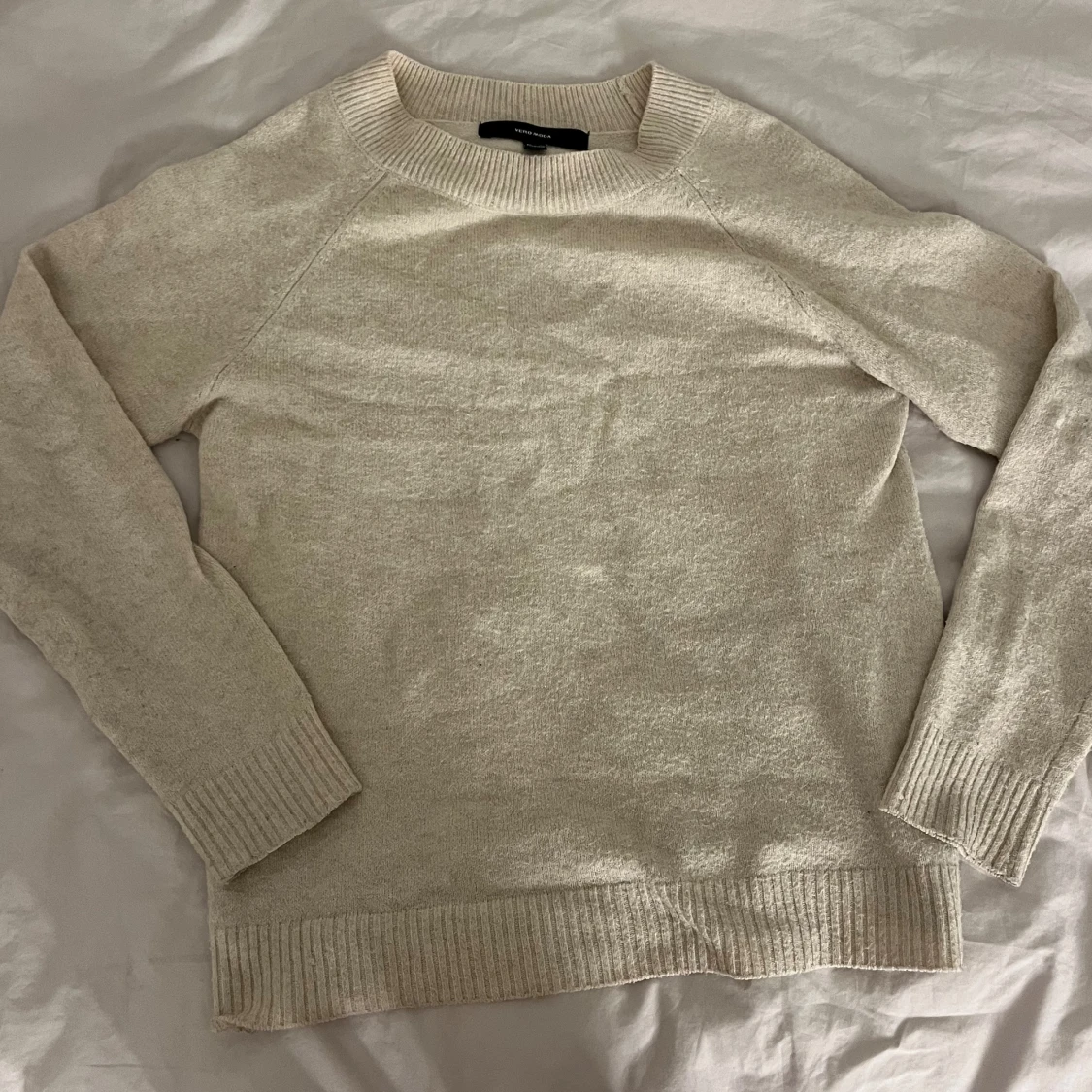 Beige stickad tröja - 90