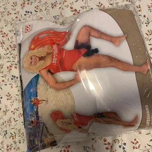 Maskerad - Säljer min killes maskerad dräkt då den var förstor när han testade den när den kom hem. Aldrig använd utan bara testad.  Helt nytt