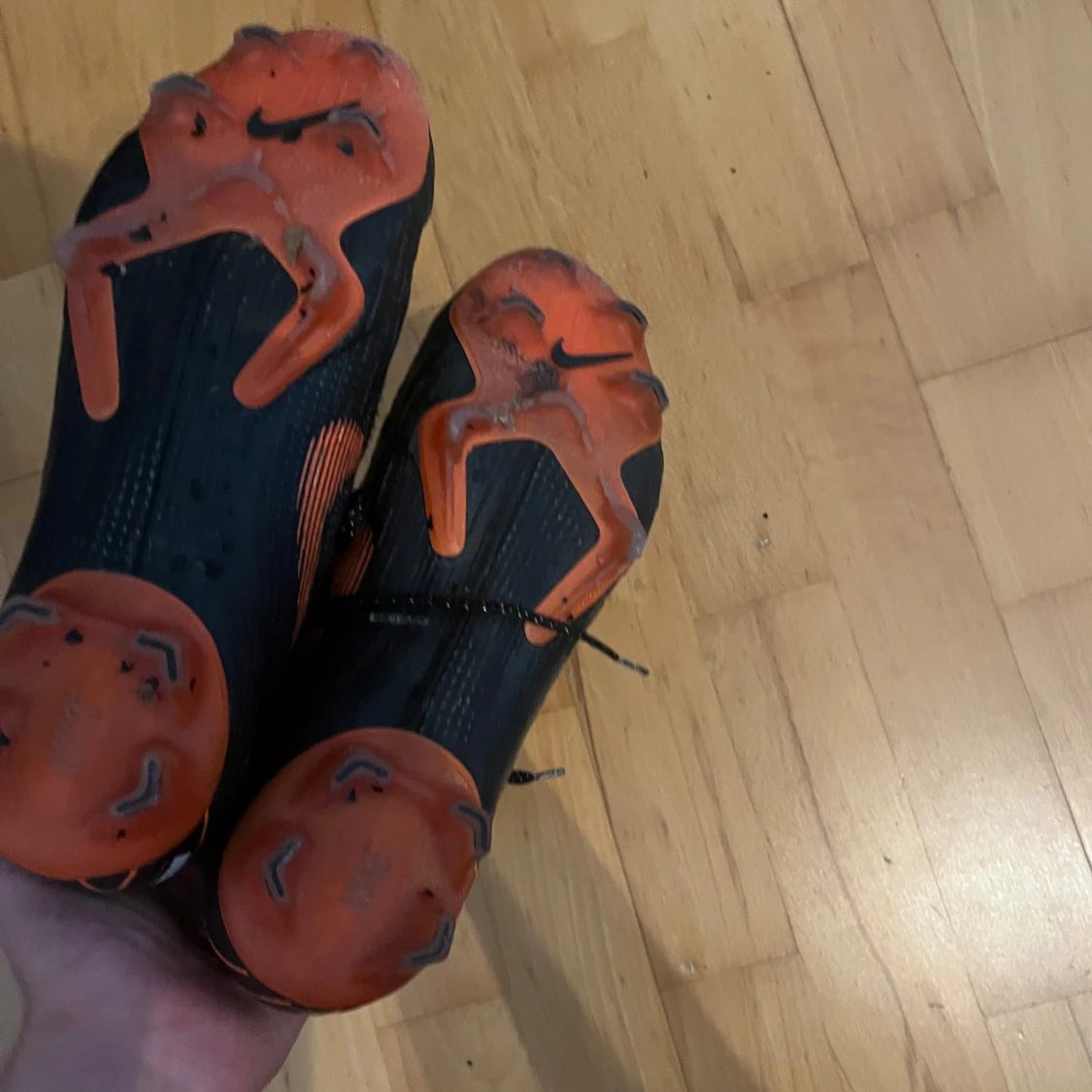 Fotbollsskor storlek 41 - 91