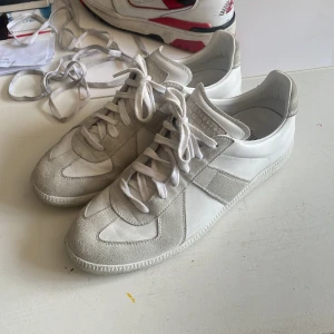 Maison margielas  - Intressekoll på dessa gats Öppen för byten mot andra skor Skriv för frågor eller funderingar  Köpta på Vestiaire med äkthets check, kvitto finns !